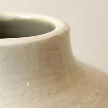 Load image into Gallery viewer, Botero Small Vase | Cream