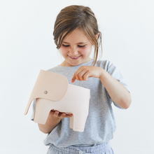 Load image into Gallery viewer, Elephant Lamp | Natural
