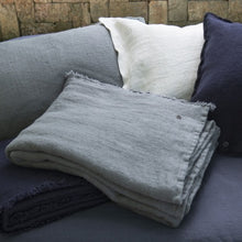 Load image into Gallery viewer, Lin Ancien Brume Throw
