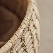 Load image into Gallery viewer, Tulip Basket with Lid
