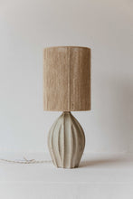Load image into Gallery viewer, Orbe Table Lamp | Jute
